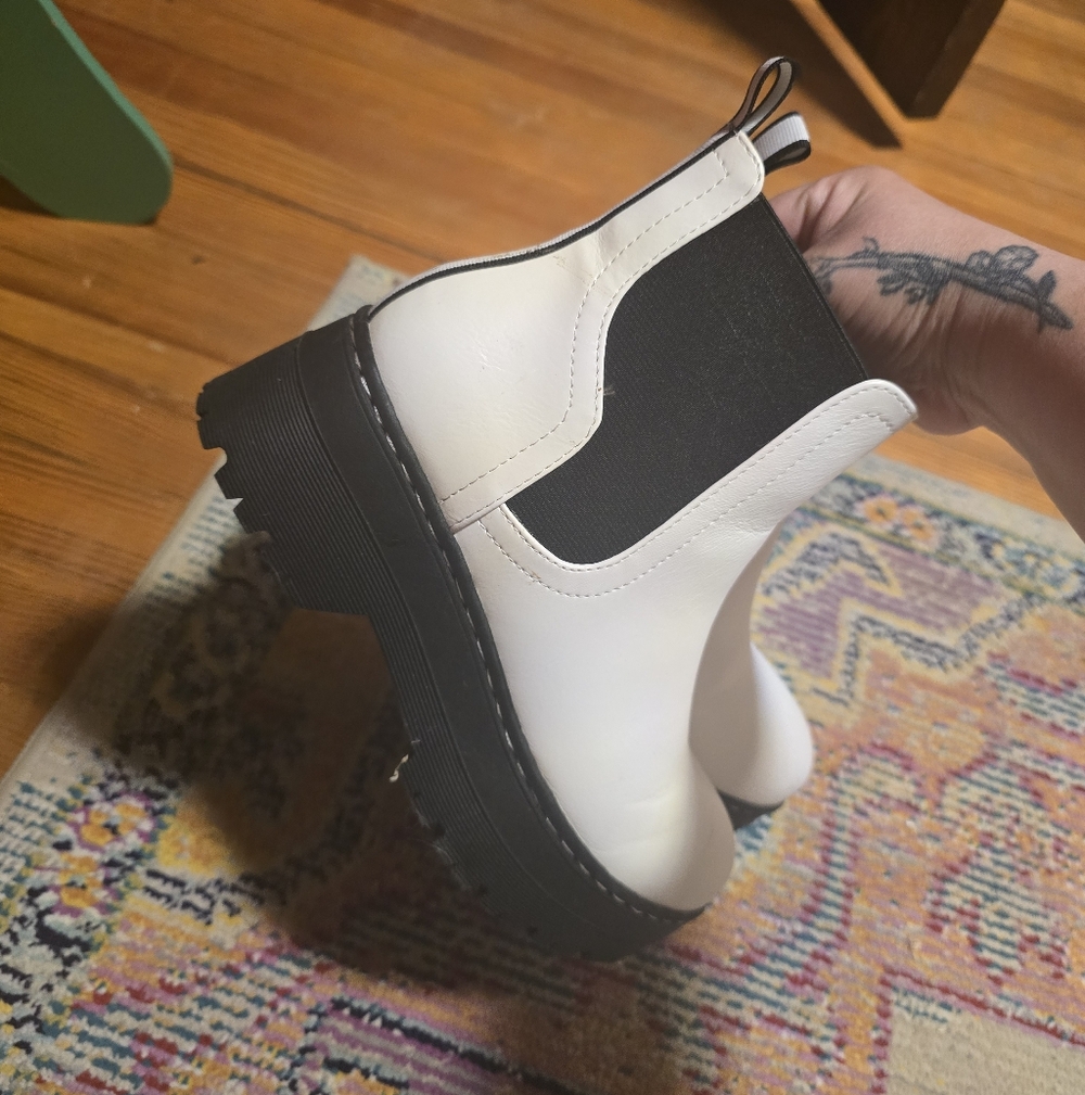mia Boots